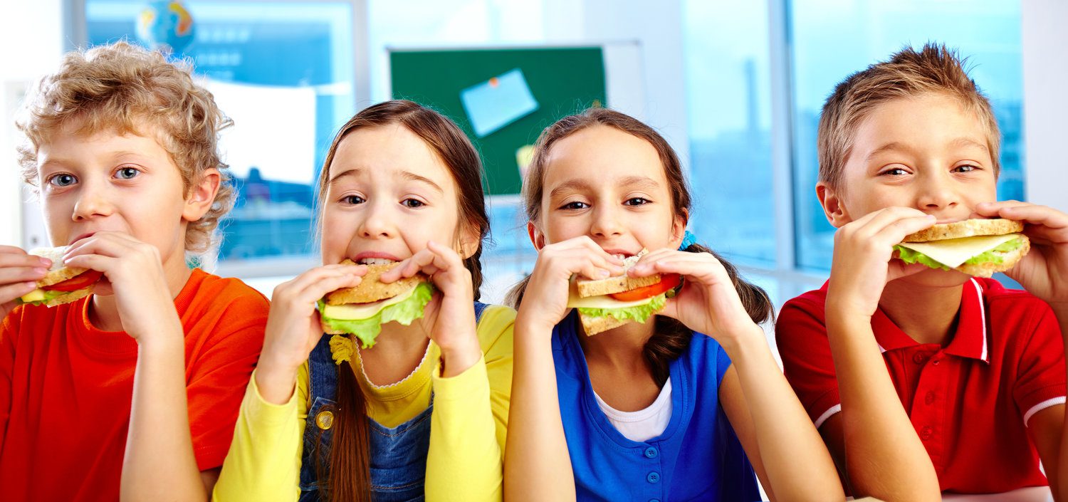 آشپزی با کودکان+ساندویچ گوجه فرنگی 1 childreneatingsandwiches